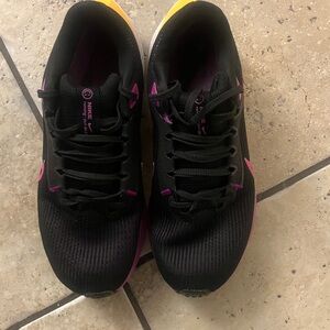 Nike Women’s Black Running Sneakers with Pink and Orange Accents Sz 9